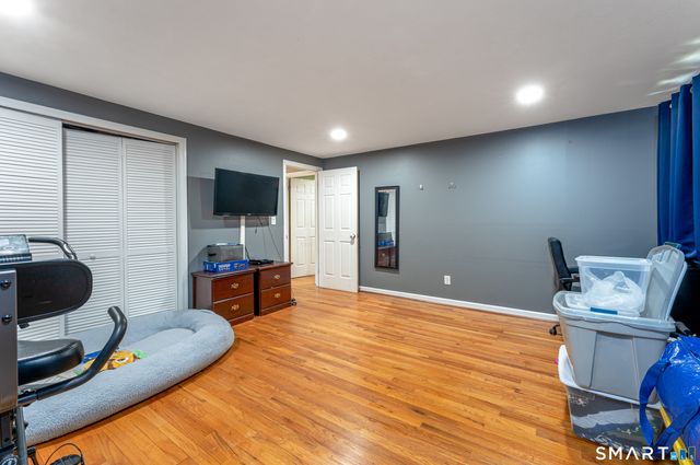 106 McDermott Circle, Hamden, CT 06514