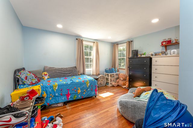 106 McDermott Circle, Hamden, CT 06514