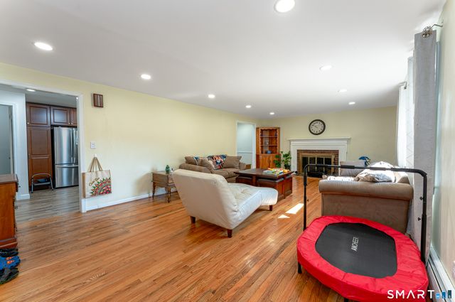 106 McDermott Circle, Hamden, CT 06514