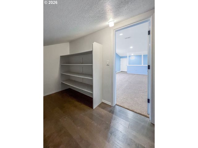 1514 Se 117TH Ave, Portland, OR 97216