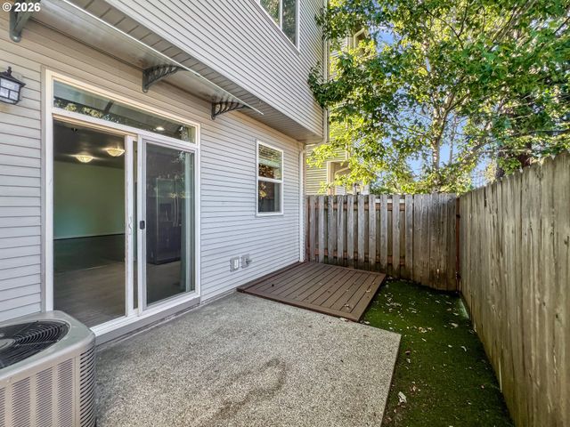 1514 Se 117TH Ave, Portland, OR 97216