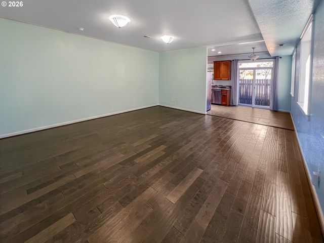 1514 Se 117TH Ave, Portland, OR 97216