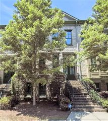 811 Park Manor SE Drive, Smyrna, GA 30082