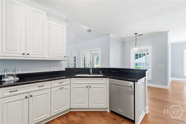 41 Crestwood Drive, Savannah, GA 31405