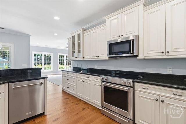 41 Crestwood Drive, Savannah, GA 31405