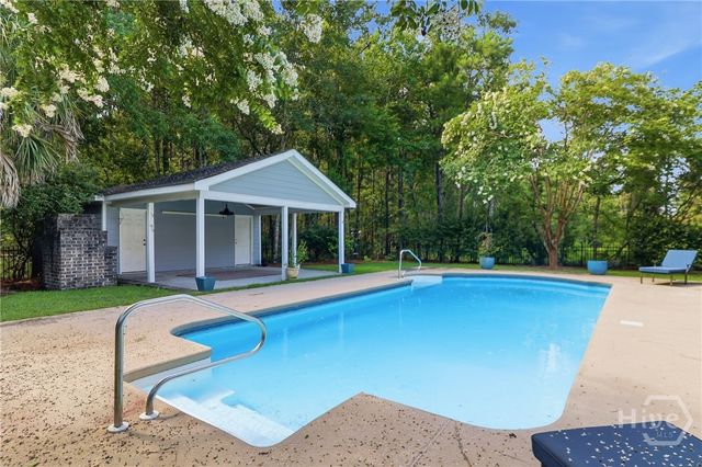 41 Crestwood Drive, Savannah, GA 31405