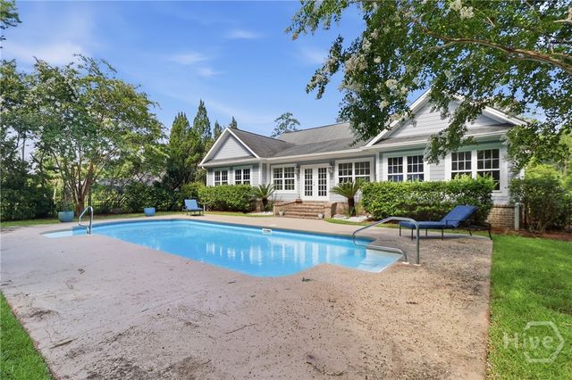 41 Crestwood Drive, Savannah, GA 31405