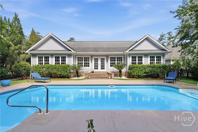 41 Crestwood Drive, Savannah, GA 31405