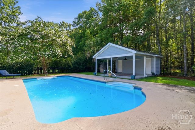 41 Crestwood Drive, Savannah, GA 31405