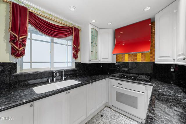 1118 Oberlin Drive, Glendale, CA 91205