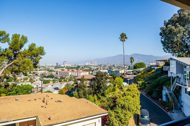 1118 Oberlin Drive, Glendale, CA 91205