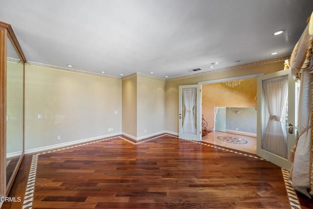 1118 Oberlin Drive, Glendale, CA 91205