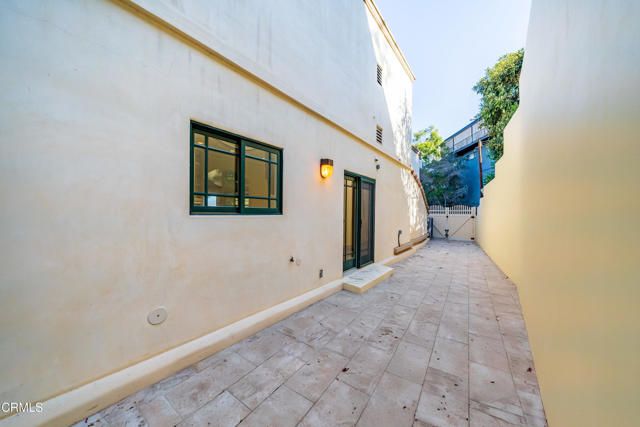 1118 Oberlin Drive, Glendale, CA 91205