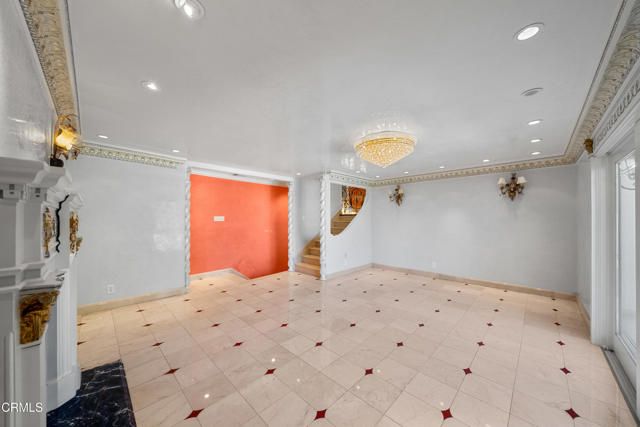 1118 Oberlin Drive, Glendale, CA 91205