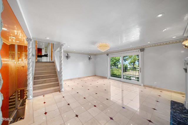 1118 Oberlin Drive, Glendale, CA 91205