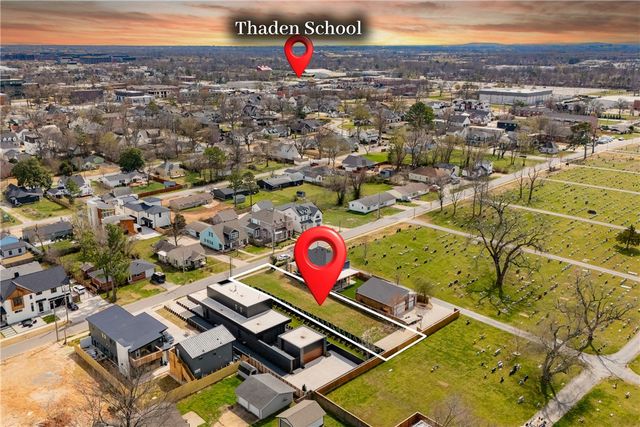 228 SW F Street, Bentonville, AR 72712