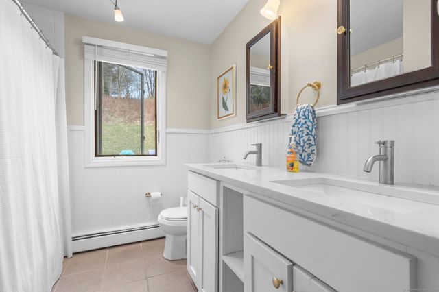 23 Upper State Street, North Haven, CT 06473