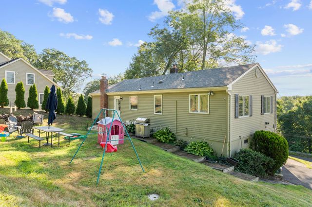 23 Upper State Street, North Haven, CT 06473