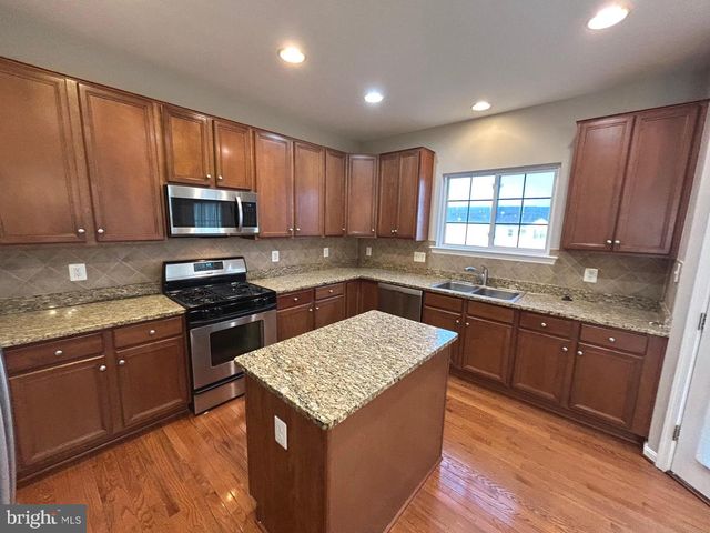 529 LEGRACE TER NE, Leesburg, VA 20176