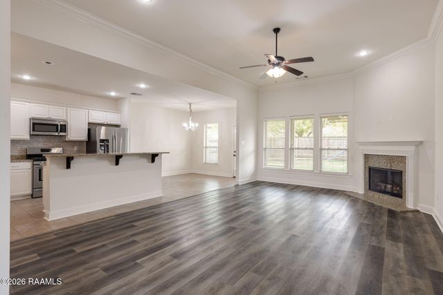 208 Marston House Drive, Youngsville, LA 70592