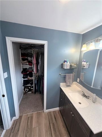 807 Lakeview Drive, Pittsburg, KS 66762