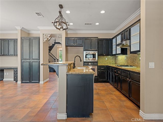 28304 Lorita Lane, Saugus, CA 91350