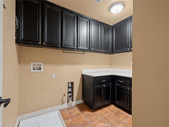 28304 Lorita Lane, Saugus, CA 91350