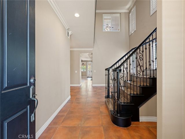28304 Lorita Lane, Saugus, CA 91350