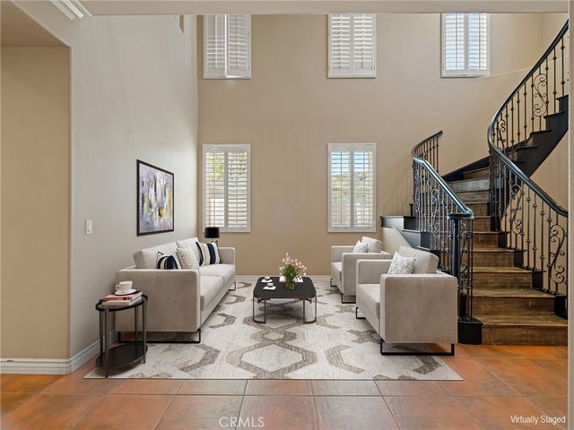 28304 Lorita Lane, Saugus, CA 91350
