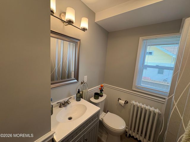 154 8th Street A, Belford, NJ 07718