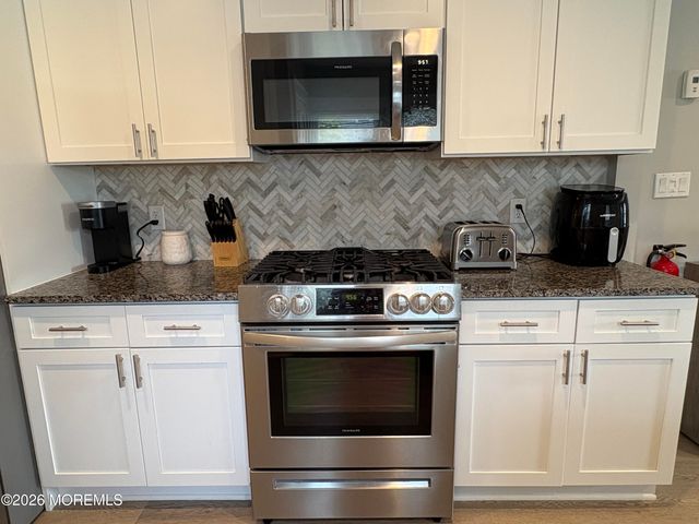 154 8th Street A, Belford, NJ 07718