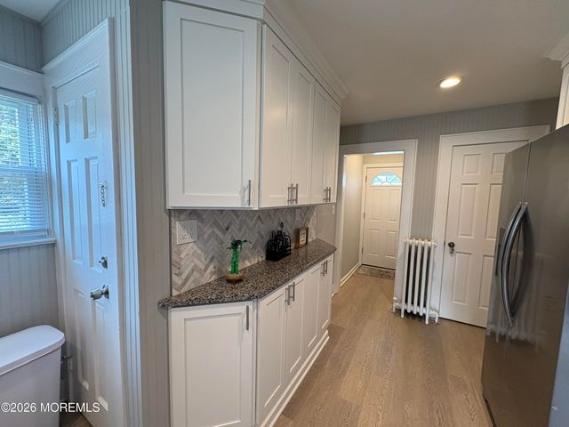 154 8th Street A, Belford, NJ 07718