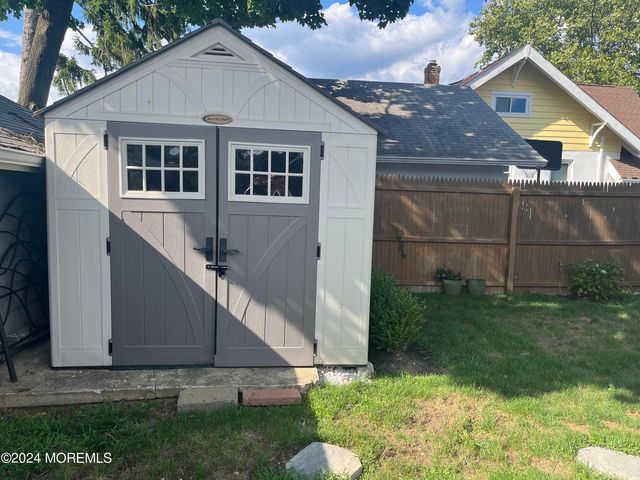 154 8th Street A, Belford, NJ 07718