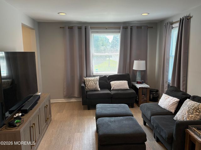 154 8th Street A, Belford, NJ 07718