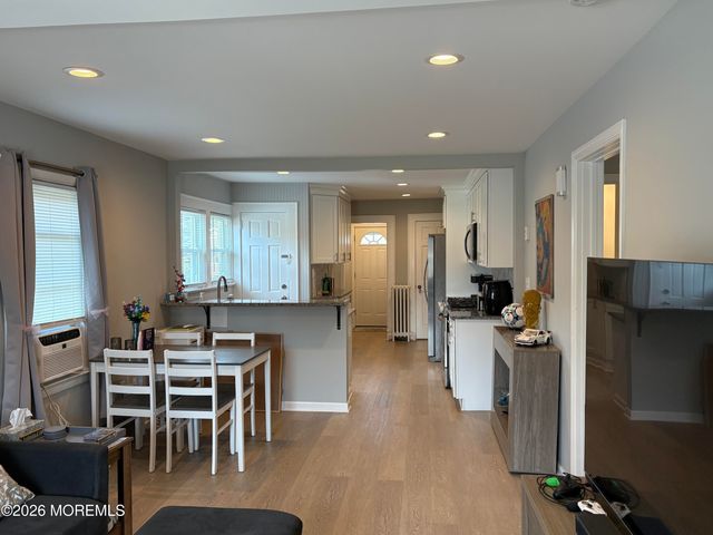 154 8th Street A, Belford, NJ 07718