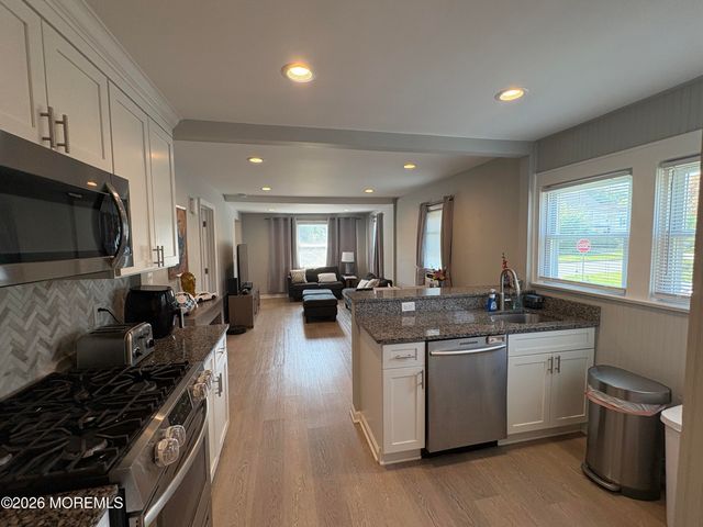 154 8th Street A, Belford, NJ 07718