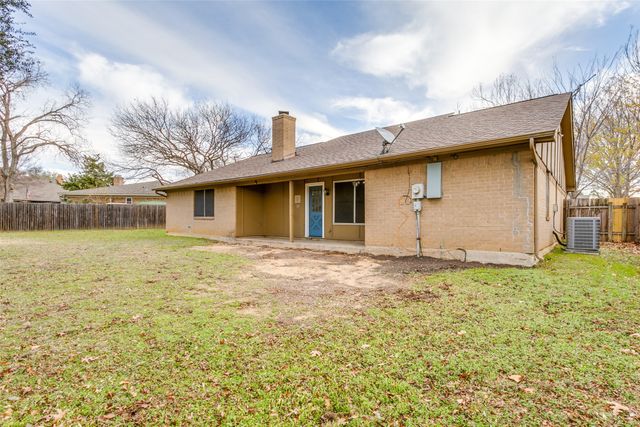 6513 Paula Court, North Richland Hills, TX 76182