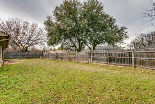 6513 Paula Court, North Richland Hills, TX 76182