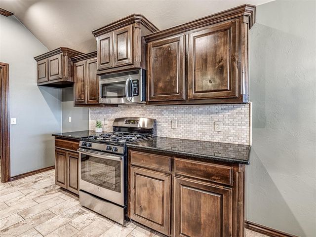 18209 Haslemere Lane, Edmond, OK 73012