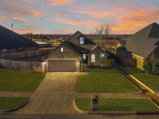 18209 Haslemere Lane, Edmond, OK 73012