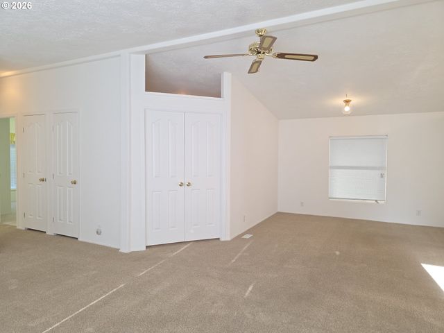 15768 Se POWELL Blvd 28, Portland, OR 97236