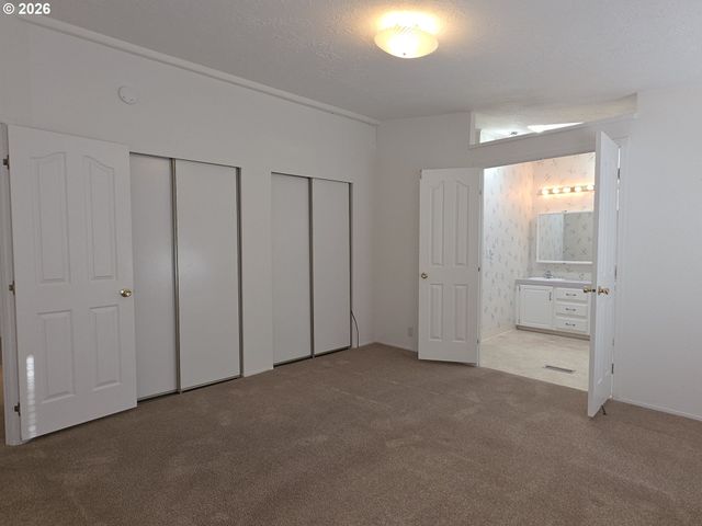 15768 Se POWELL Blvd 28, Portland, OR 97236