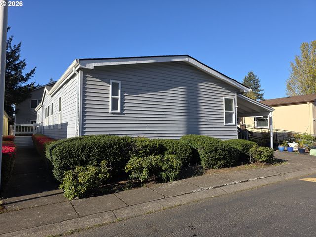 15768 Se POWELL Blvd 28, Portland, OR 97236