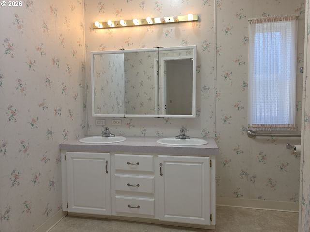 15768 Se POWELL Blvd 28, Portland, OR 97236