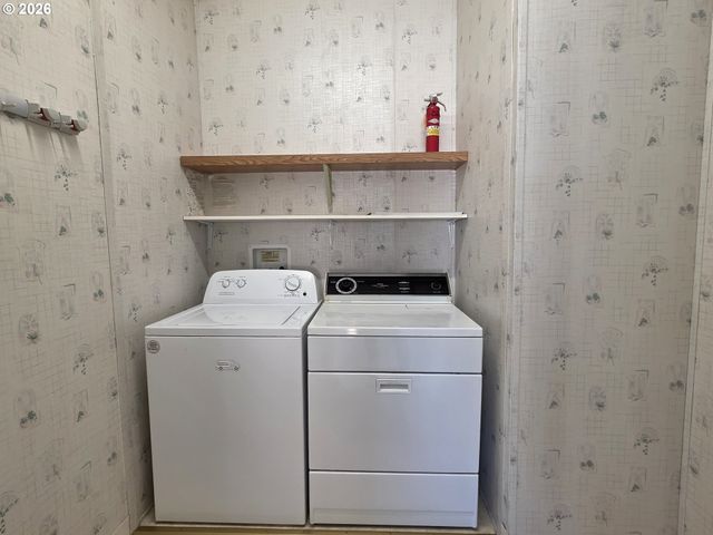 15768 Se POWELL Blvd 28, Portland, OR 97236