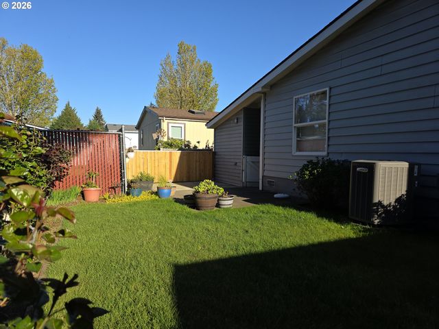 15768 Se POWELL Blvd 28, Portland, OR 97236