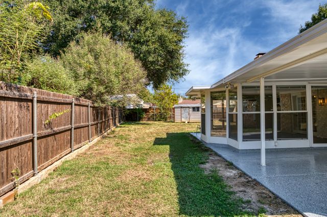 7601 Noreast Drive, North Richland Hills, TX 76180