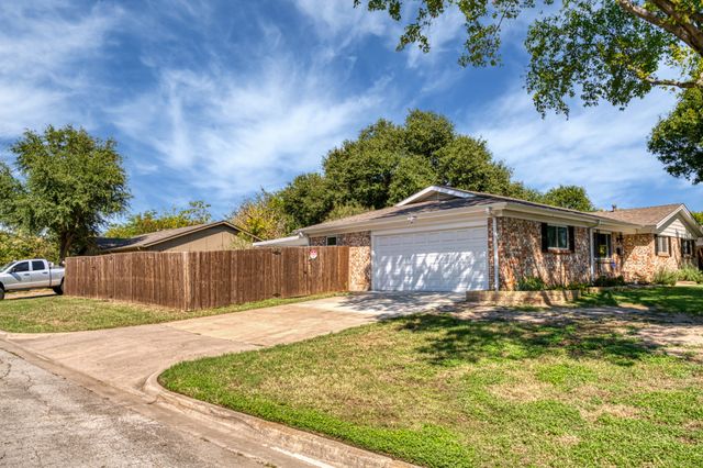 7601 Noreast Drive, North Richland Hills, TX 76180