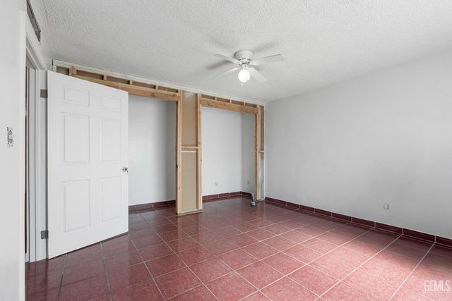 1900 Faxon Avenue, Bakersfield, CA 93304