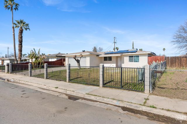 1900 Faxon Avenue, Bakersfield, CA 93304